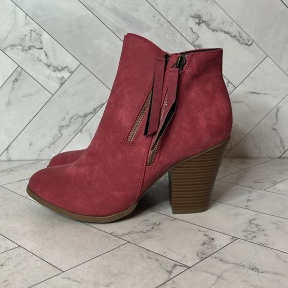 NWT Journee Collection Womens Red Vally Cloth Ankle Boot Shoe Size 8M - Picture 4 of 9